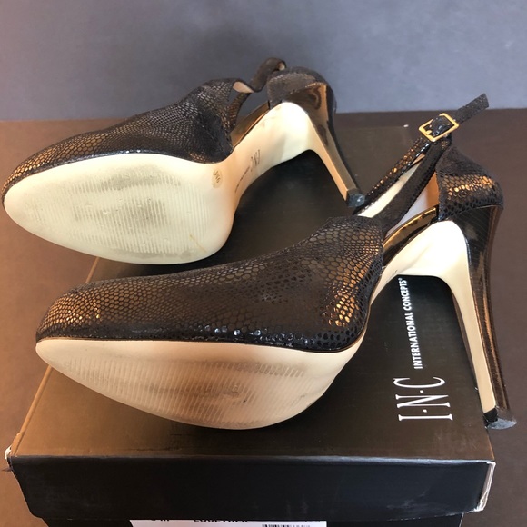 INC rounded toe, platform high heels - Picture 6 of 7